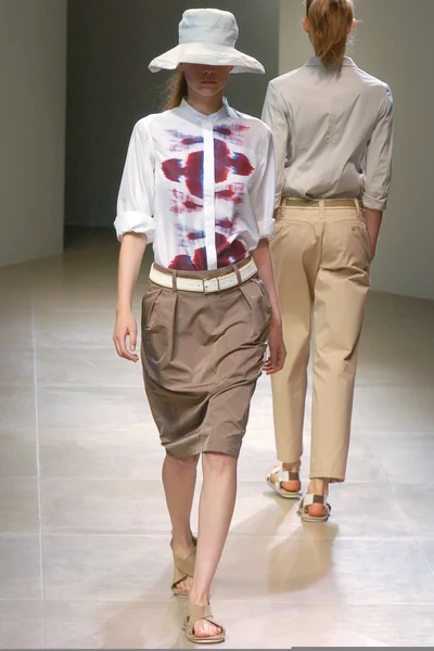 Look 32